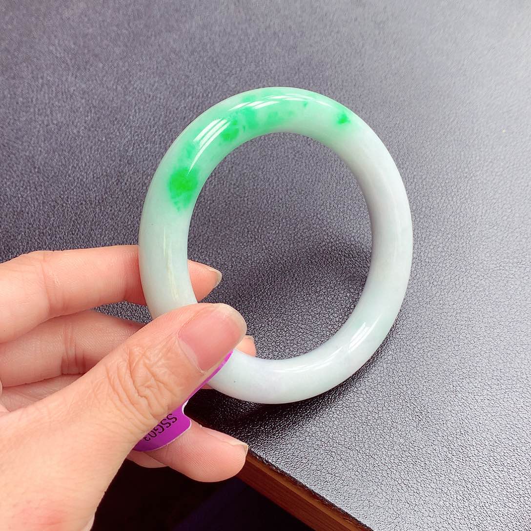 翡翠手镯未镶嵌?****?缅甸翡翠