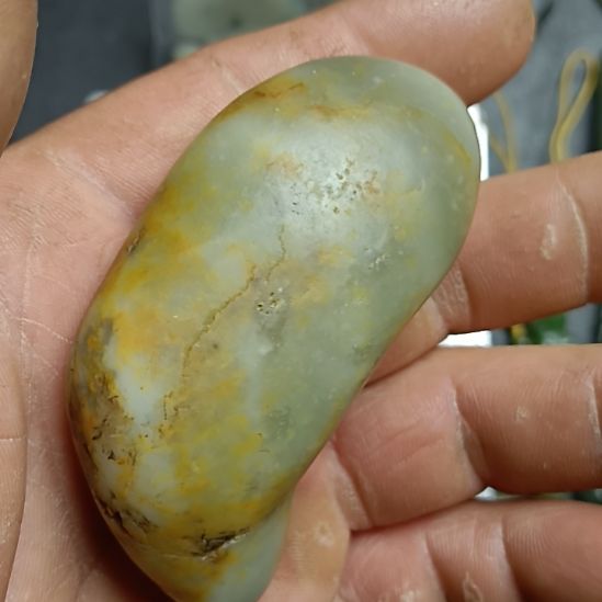 和田玉未镶嵌车挂