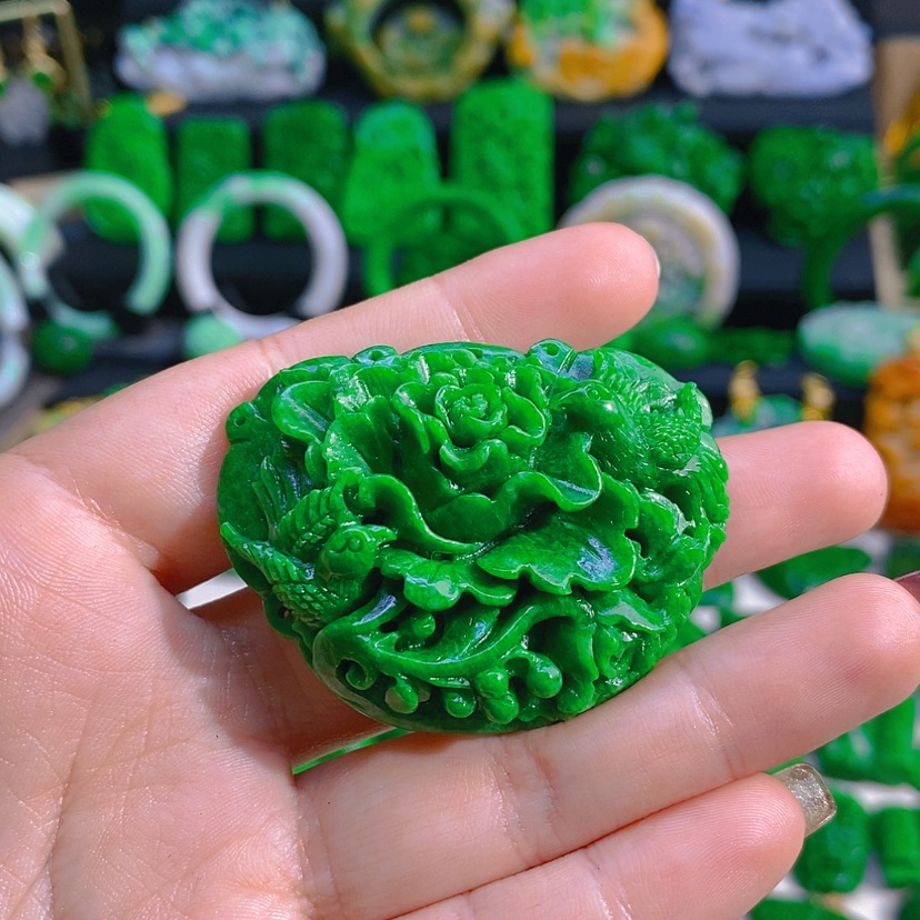 【闪购商品】翡翠颈饰未镶嵌如意锁