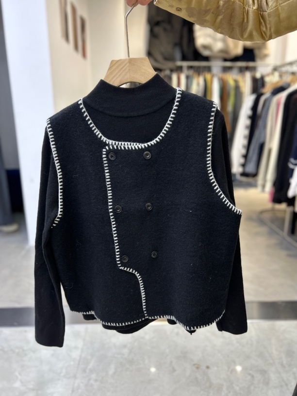 休闲时尚款两件套毛衣