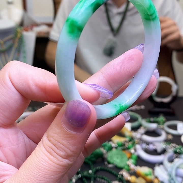 小***芙翡翠未镶嵌吊坠(赠链)55圈1200