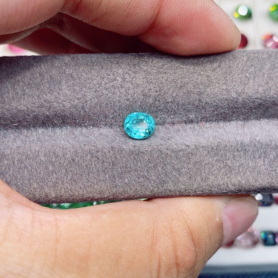 磷灰石裸石未镶嵌磷灰石1.05克拉