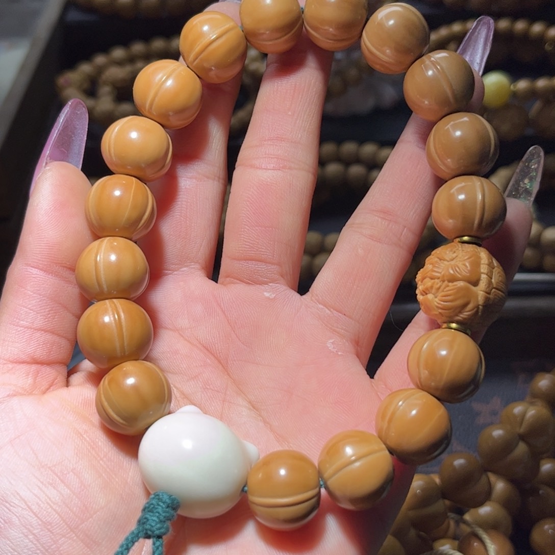 猴头核桃吊坠15+聚宝盆料大胖鲨鱼背手持全品无瑕无药无修