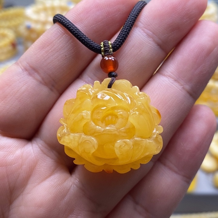 琥珀未镶嵌颈饰吊坠