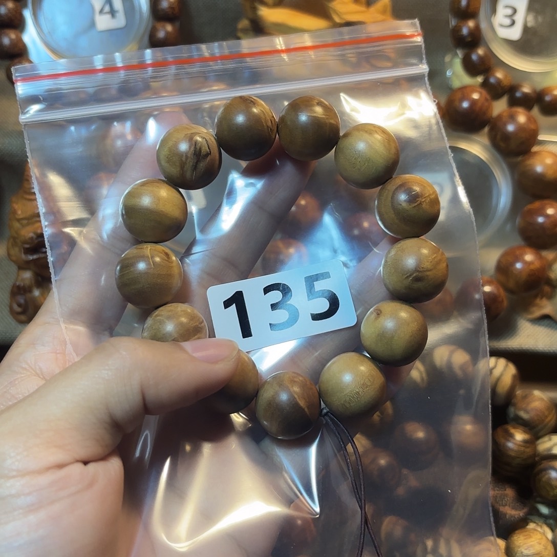 檀香木瑕疵新料老山檀香1.8闪电—135