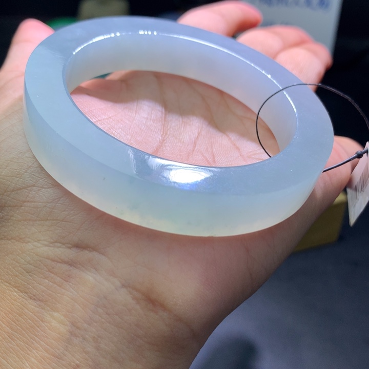 未镶嵌天空蓝定制翡翠