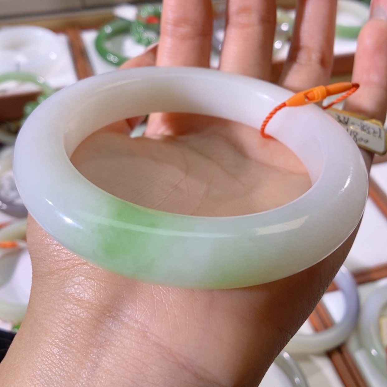 【闪购商品】未镶嵌手镯和田玉