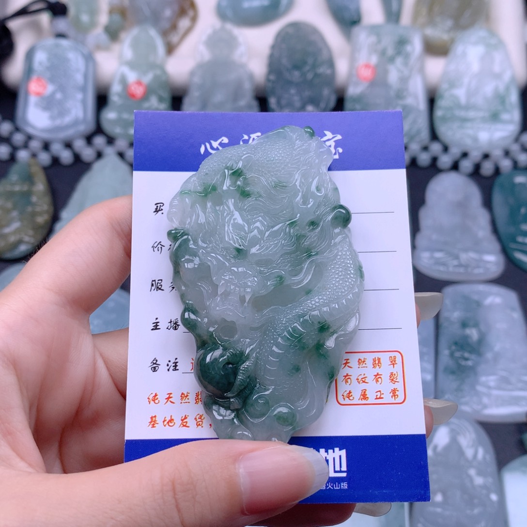 翡翠未镶嵌颈饰翡翠