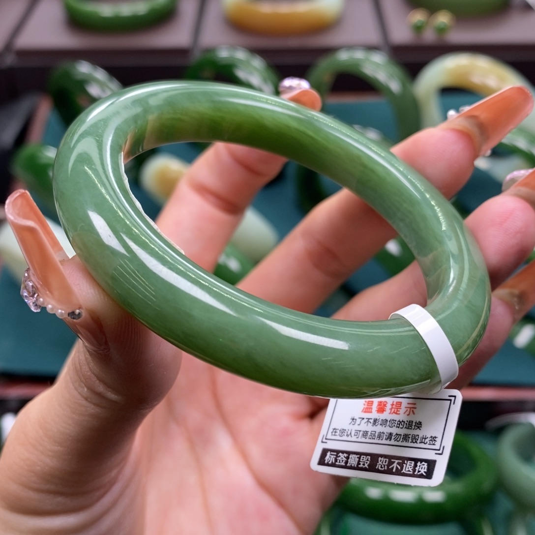 和田玉（碧玉）未镶嵌手镯5657