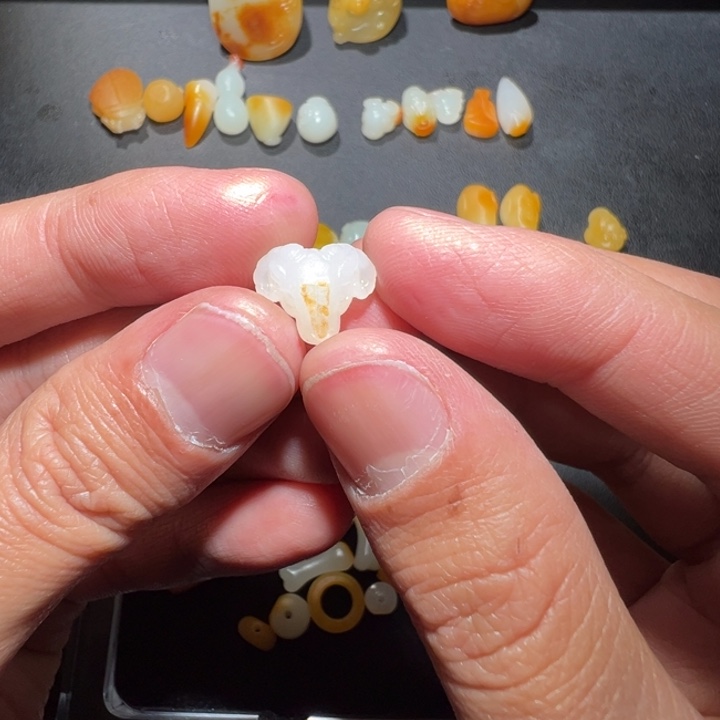 和田玉颈饰未镶嵌〖****?