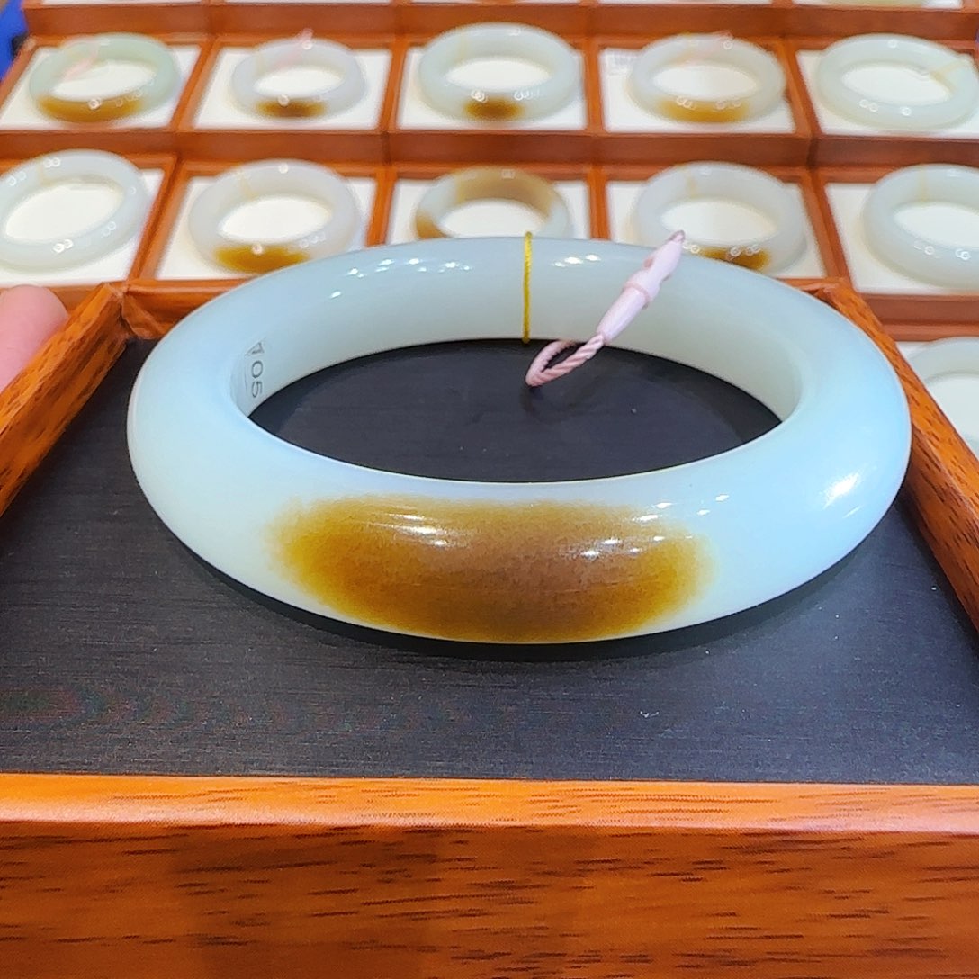 和田玉手镯未镶嵌且末一口老红糖55 56 57