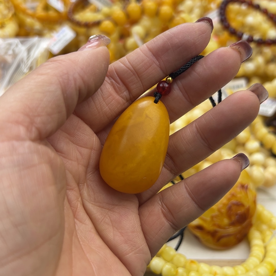 琥珀珠宝奇石未镶嵌