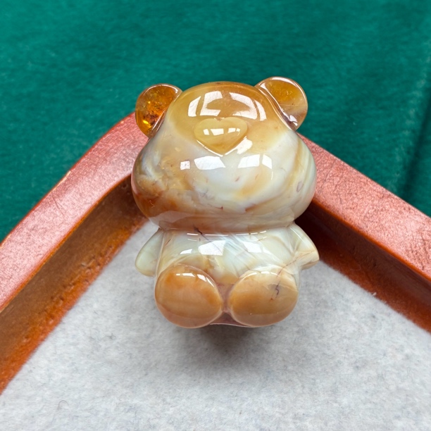 天然琥珀蜜蜡金瓷白彩沁色妖花植物小熊（抖音基地发货，带证书）