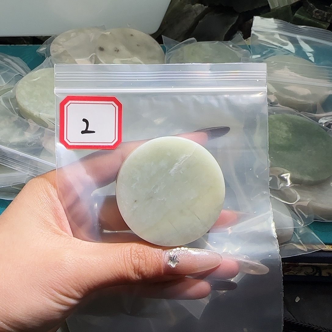 和田玉未镶嵌珠宝半成品