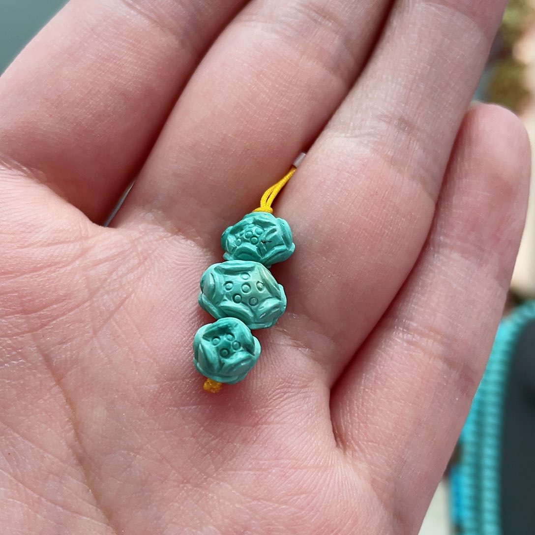 绿松石颈饰未镶嵌