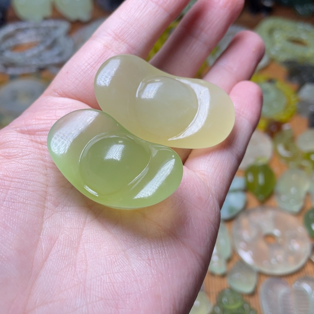 0***酷未镶嵌蛇纹石玉小摆件