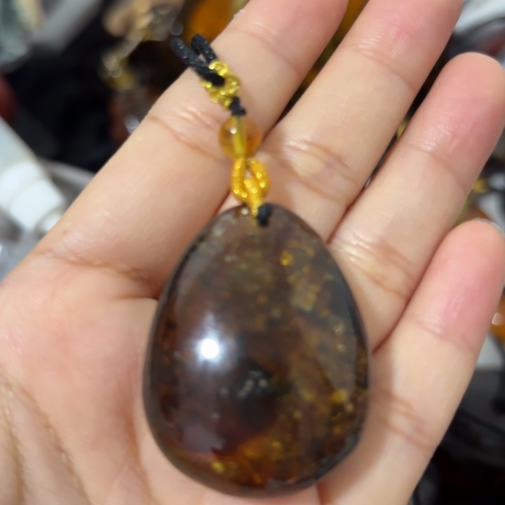 琥珀未镶嵌裸石琥珀