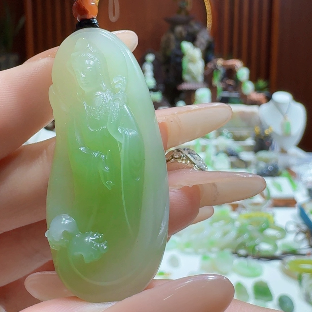 和田玉翠青冰底观音未镶嵌