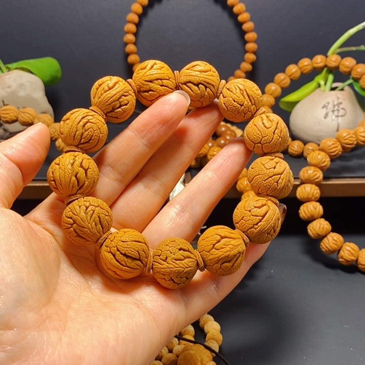 手串桃核龙珠手串
