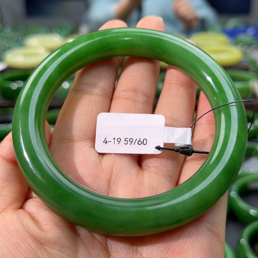 和田玉（碧玉）手镯未镶嵌