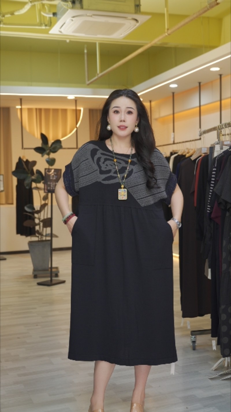 7289 气质圆领花卉设计透气时尚百搭连衣裙