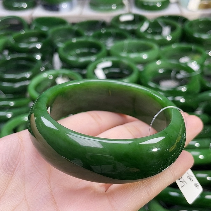 未镶嵌手镯和田玉（碧玉）