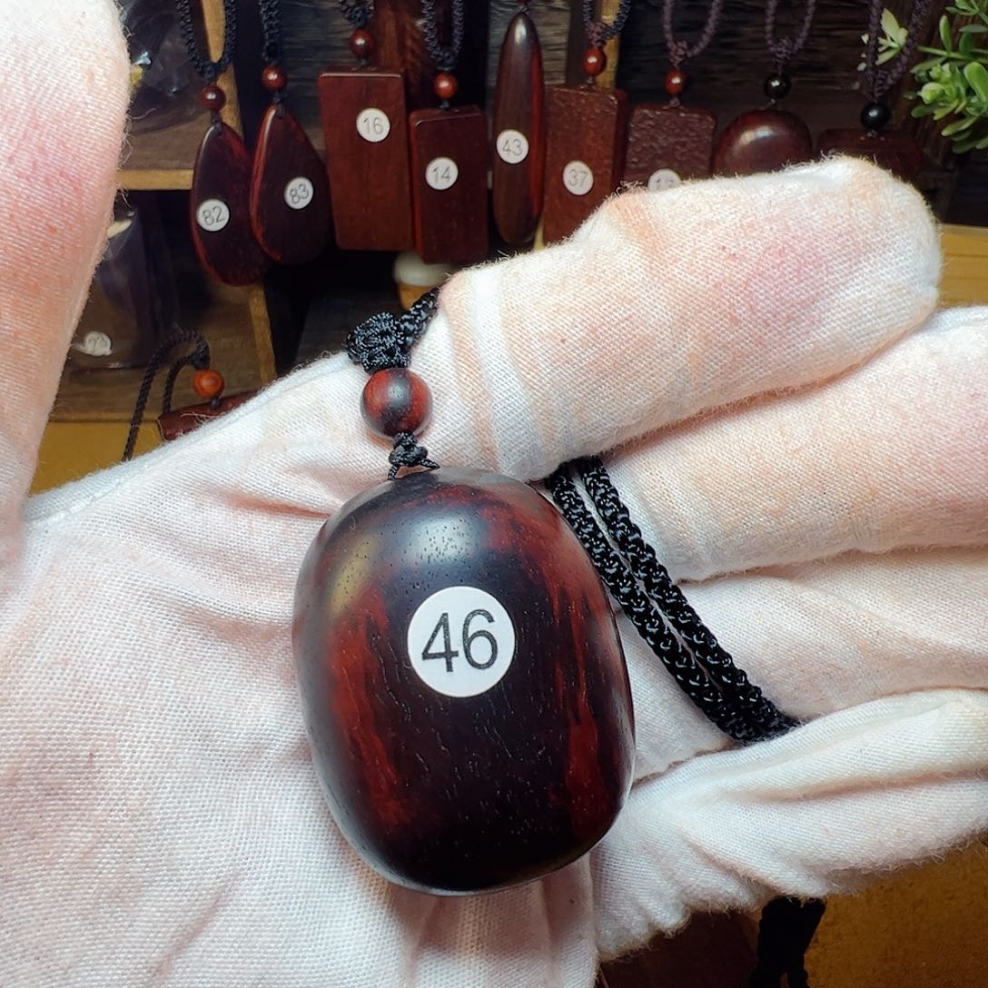 刚***！檀香紫檀（小叶紫檀）