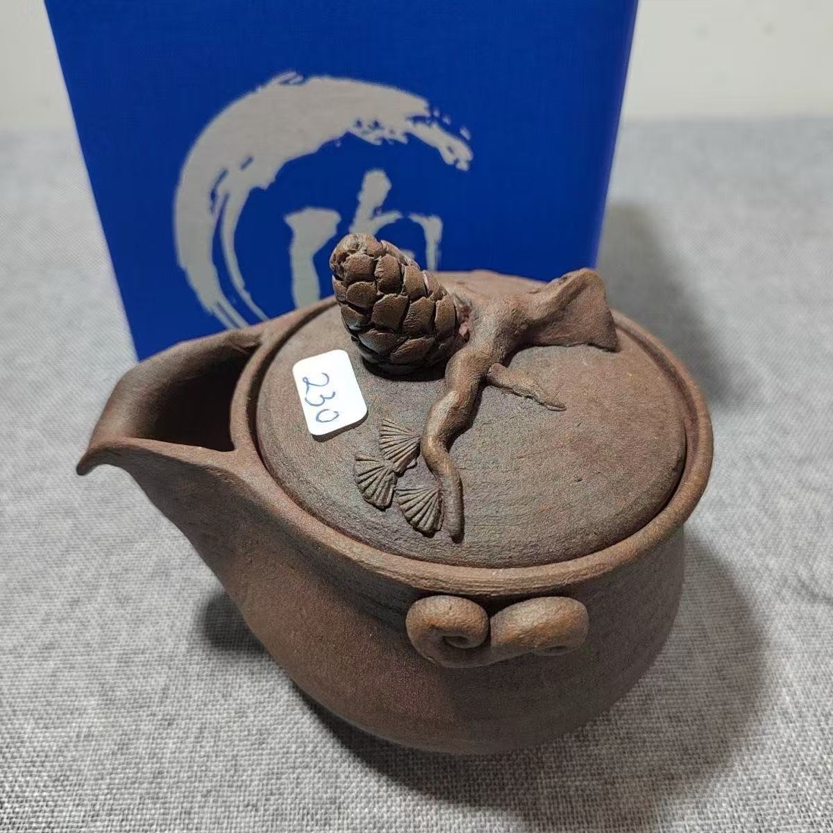   瓷器小摆件，是网图哦