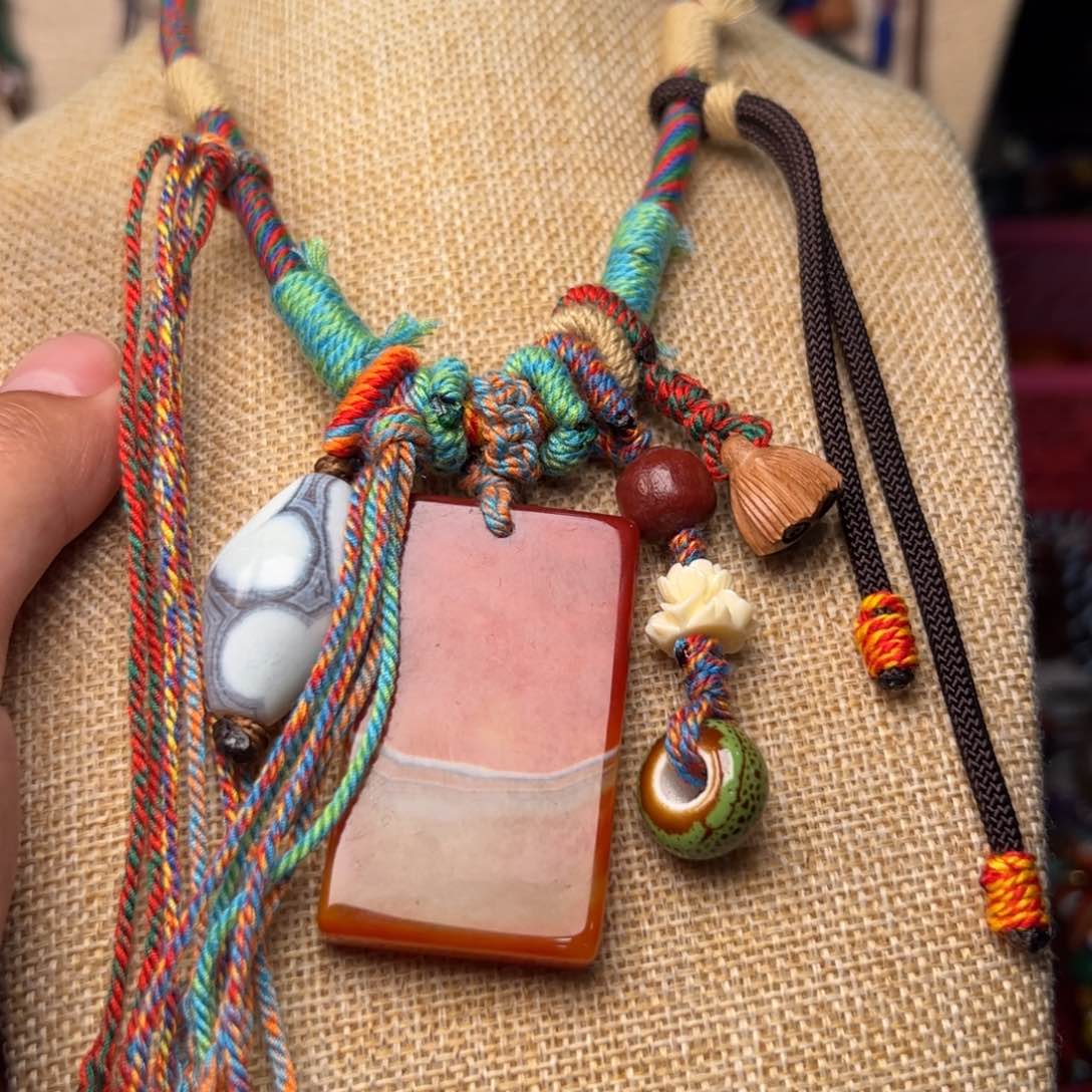 玛瑙/玉髓颈饰未镶嵌