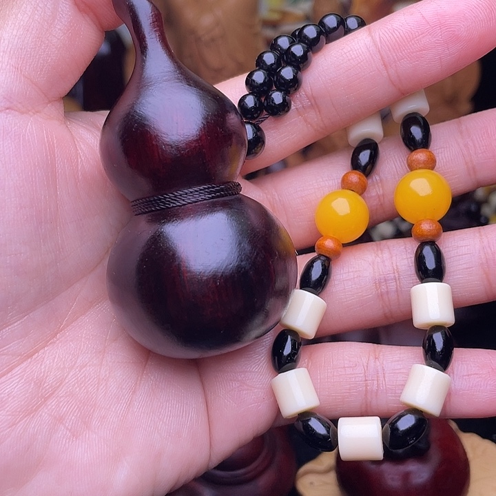 新***年木质紫檀木泥料葫芦手把件7公分