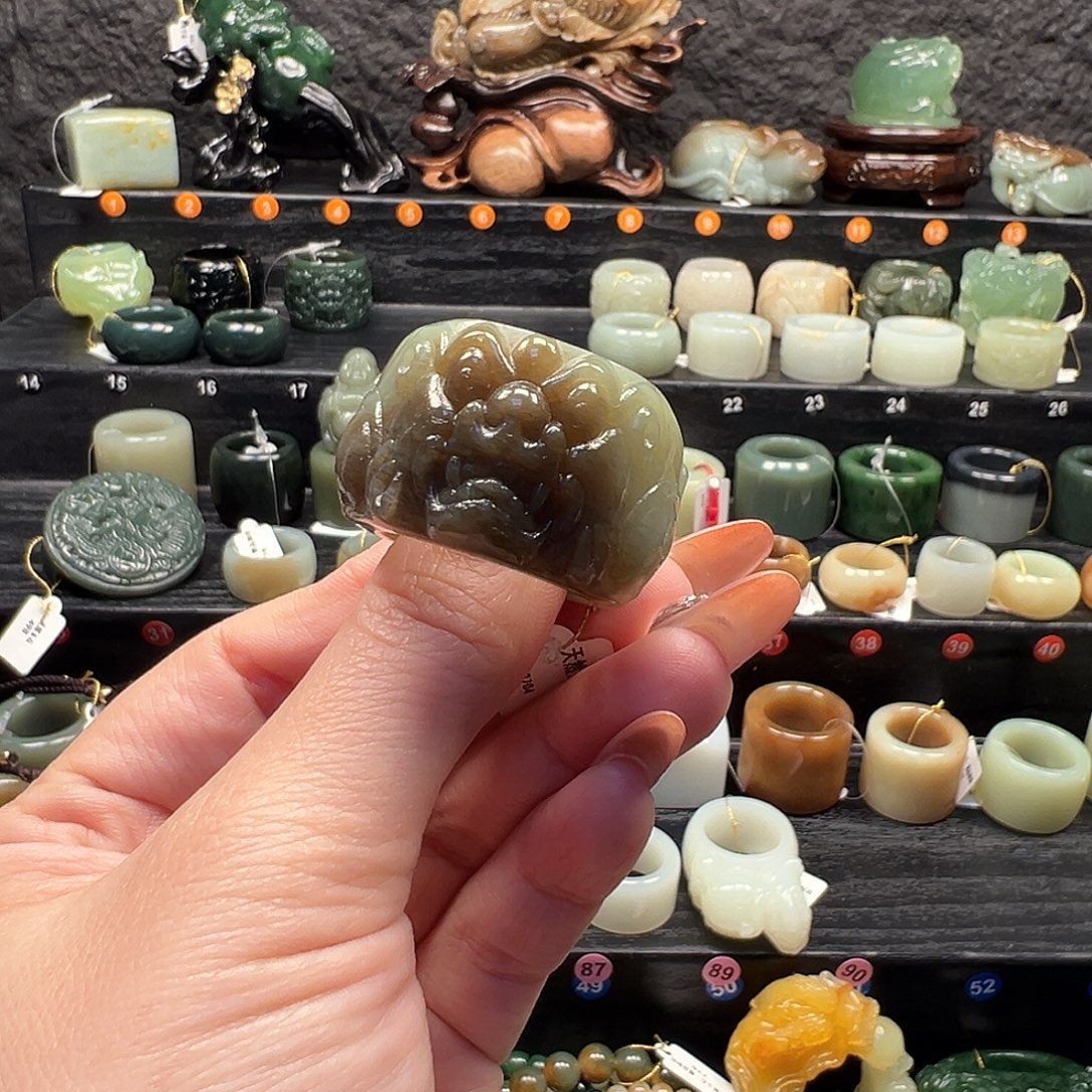 幸***！和田玉未镶嵌戒指不退换 内径22.8