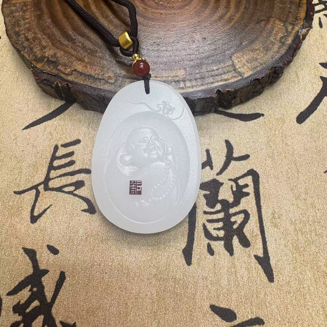 精美椭圆形弥勒佛吊坠-百搭-时尚-精工雕刻