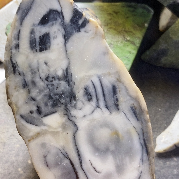 透闪石质玉未镶嵌珠宝半成品