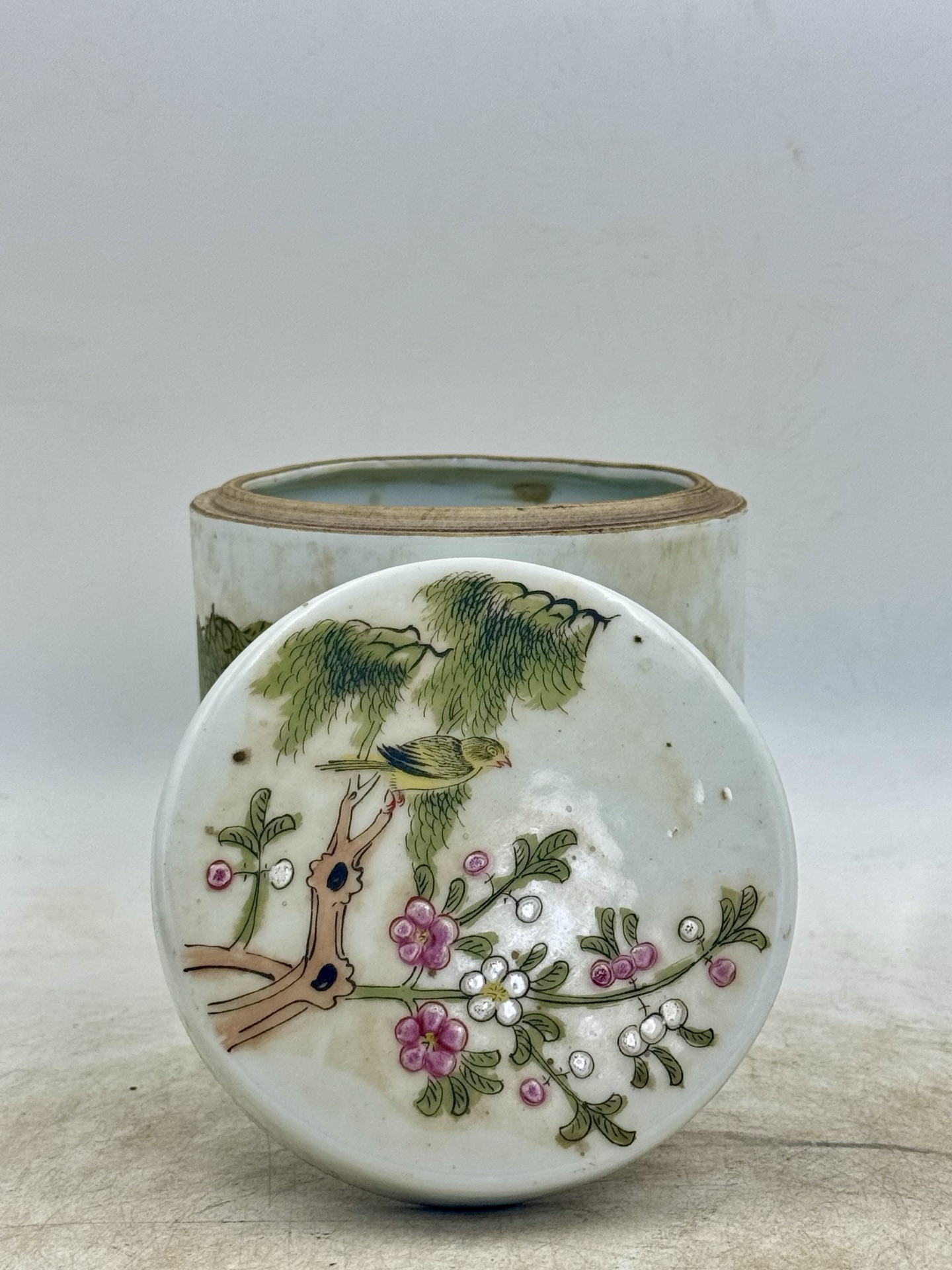 粉彩花鸟纹茶叶罐