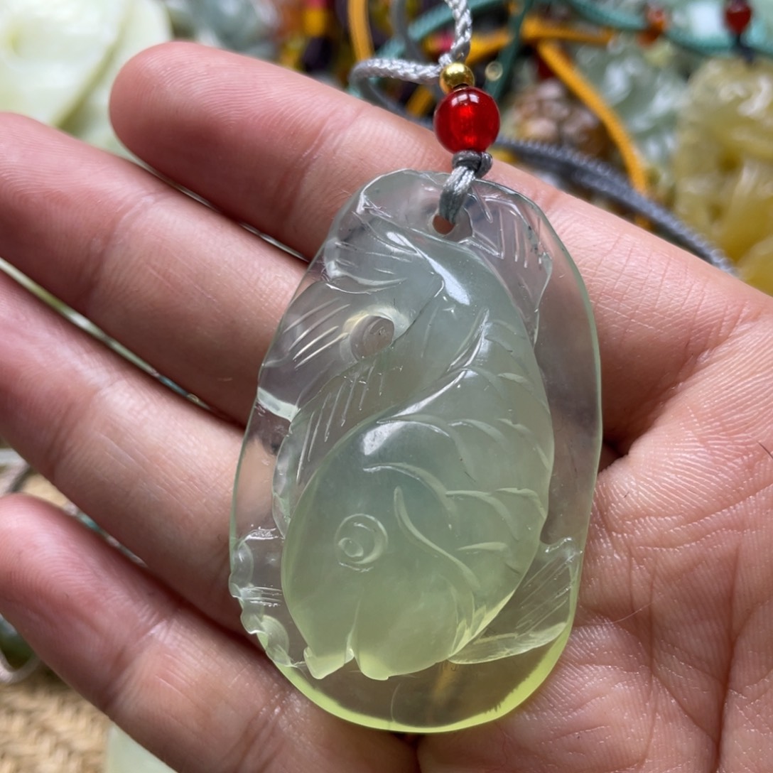蛇纹石玉颈饰未镶嵌