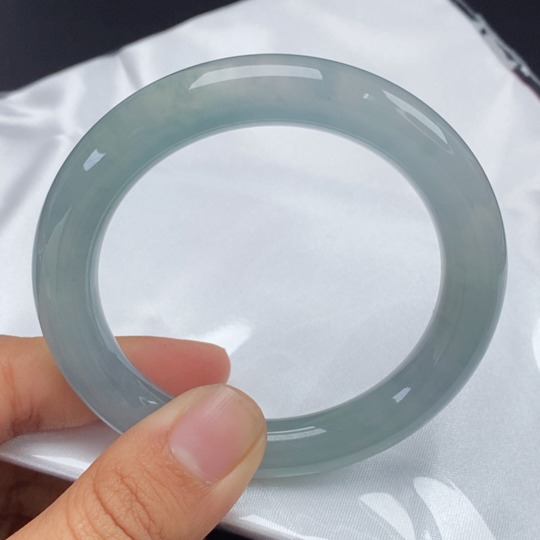 翡翠手镯（圆镯）未镶嵌