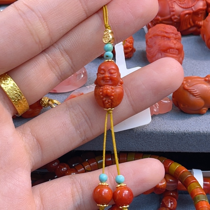 南红玛瑙多样性发一件未镶嵌立体佛手机挂