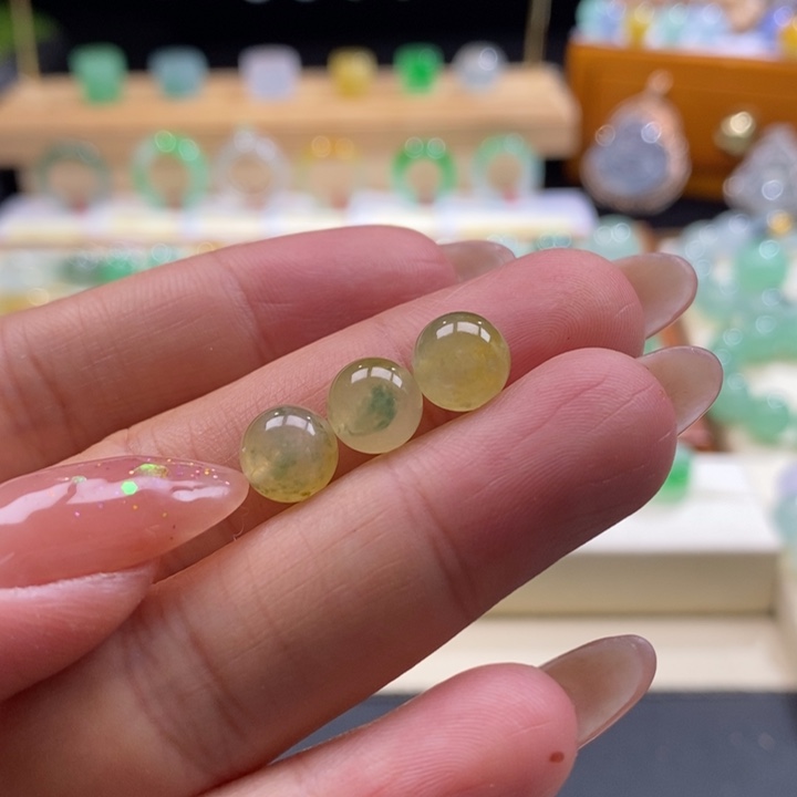 翡翠吊坠(不含链)未镶嵌多样性发其一（只发一颗）