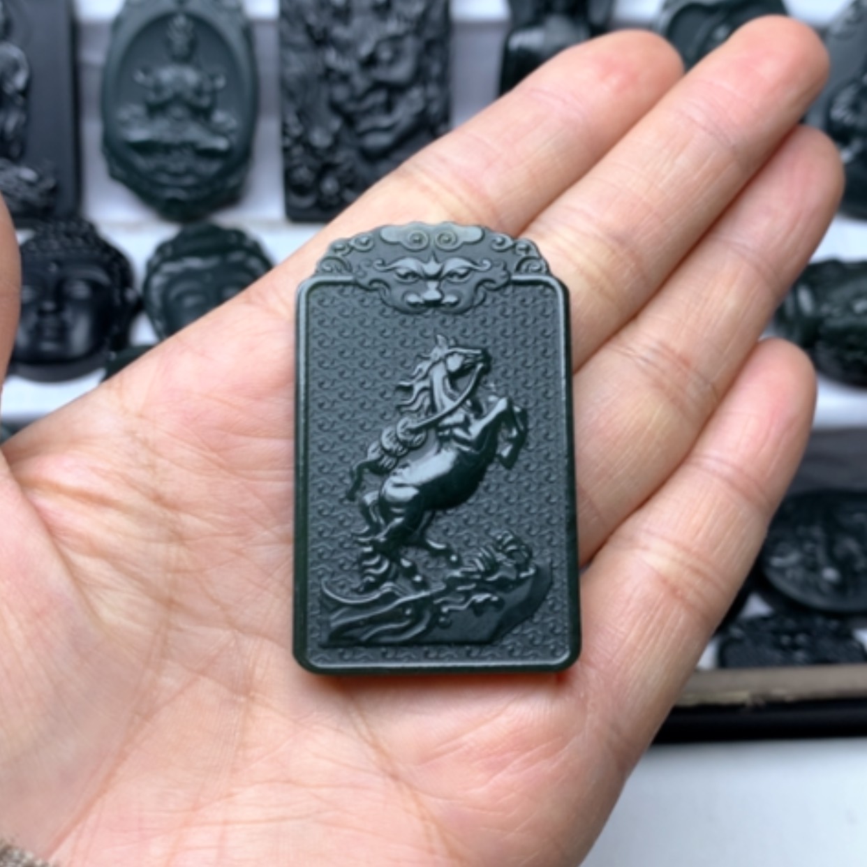 【闪购商品】和田玉颈饰未镶嵌双面雕刻