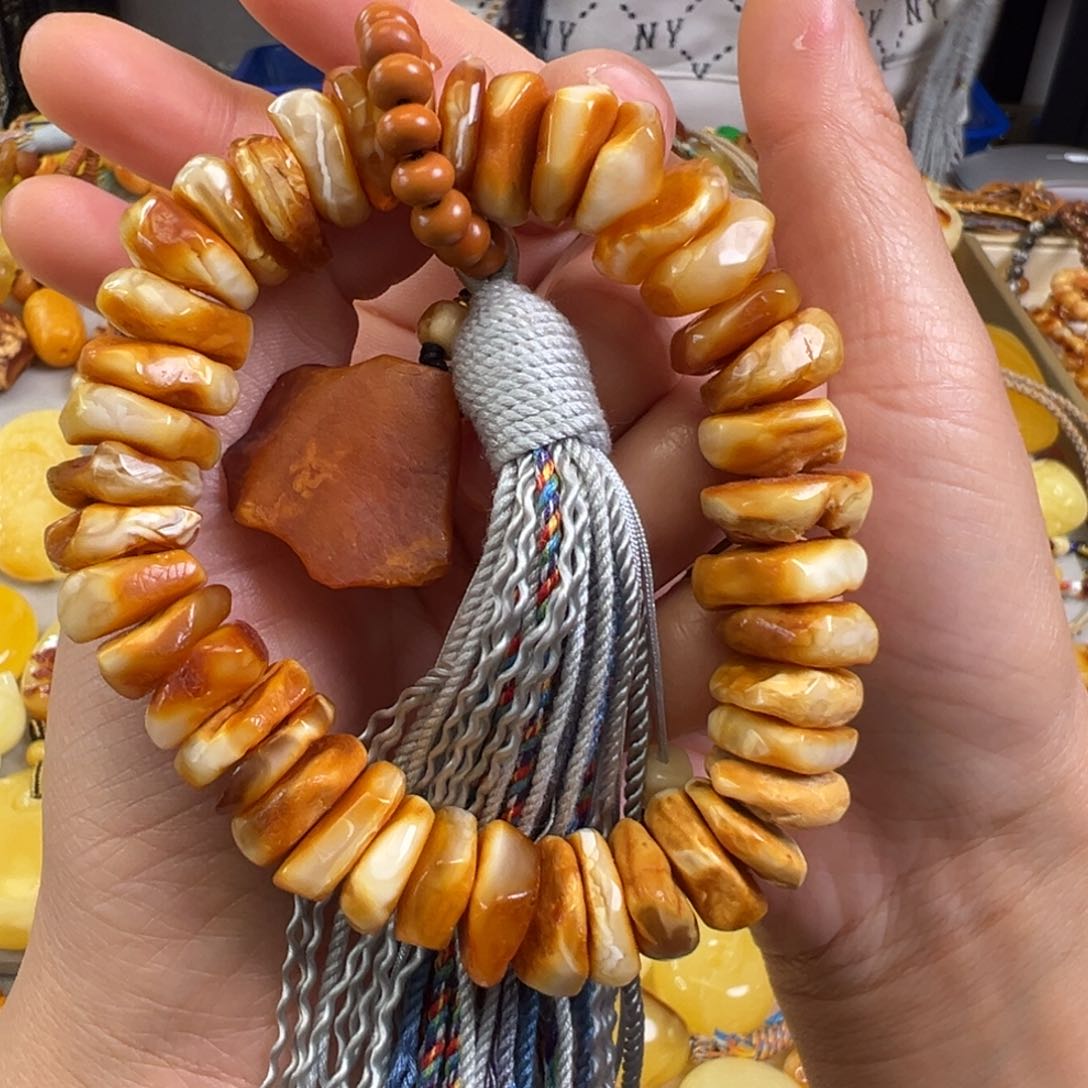 蜜蜡裸石未镶嵌蜜蜡