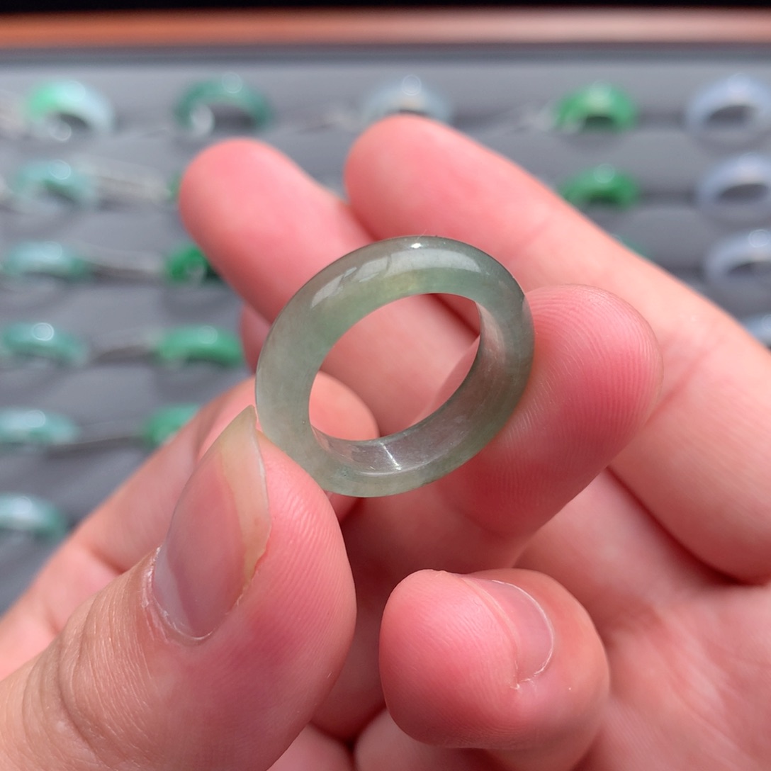 翡翠戒指未镶嵌天然