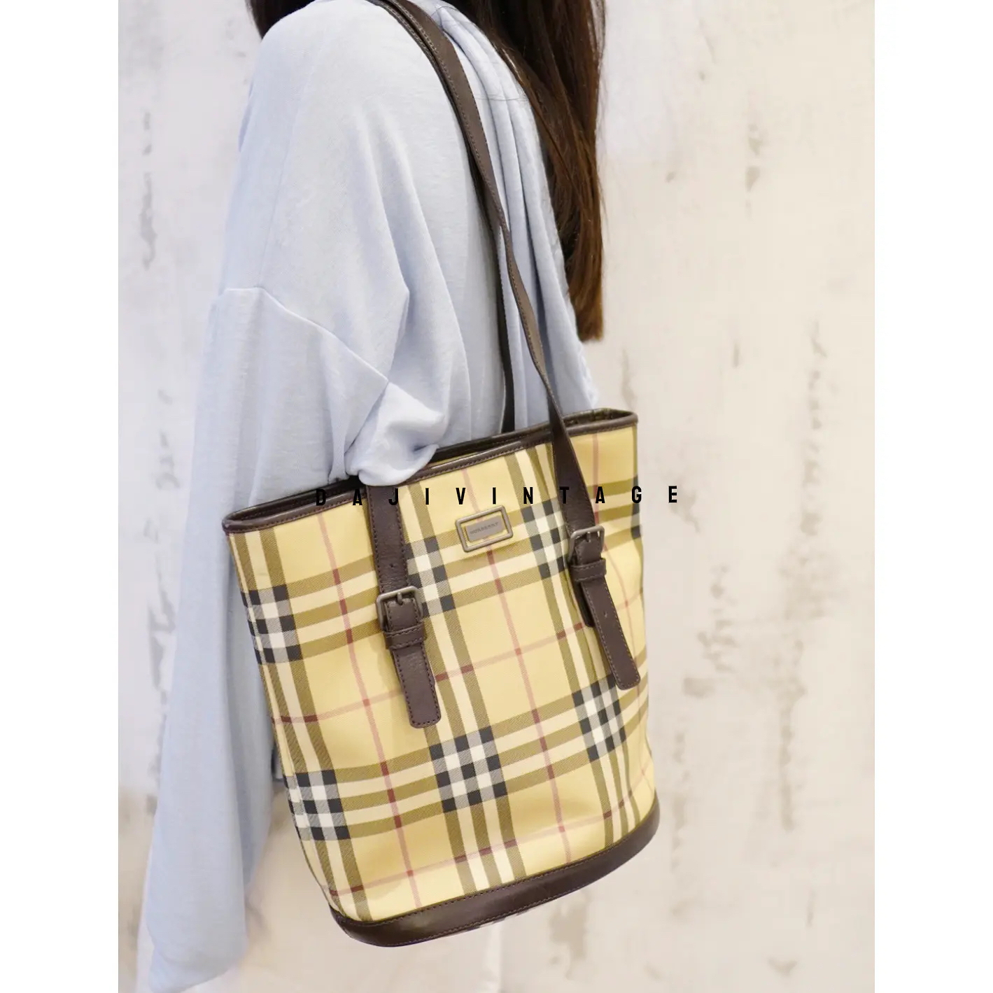 95新 BURBERRY/博柏利 大吉中古th/Burberry格纹拼黑长肩带水桶包