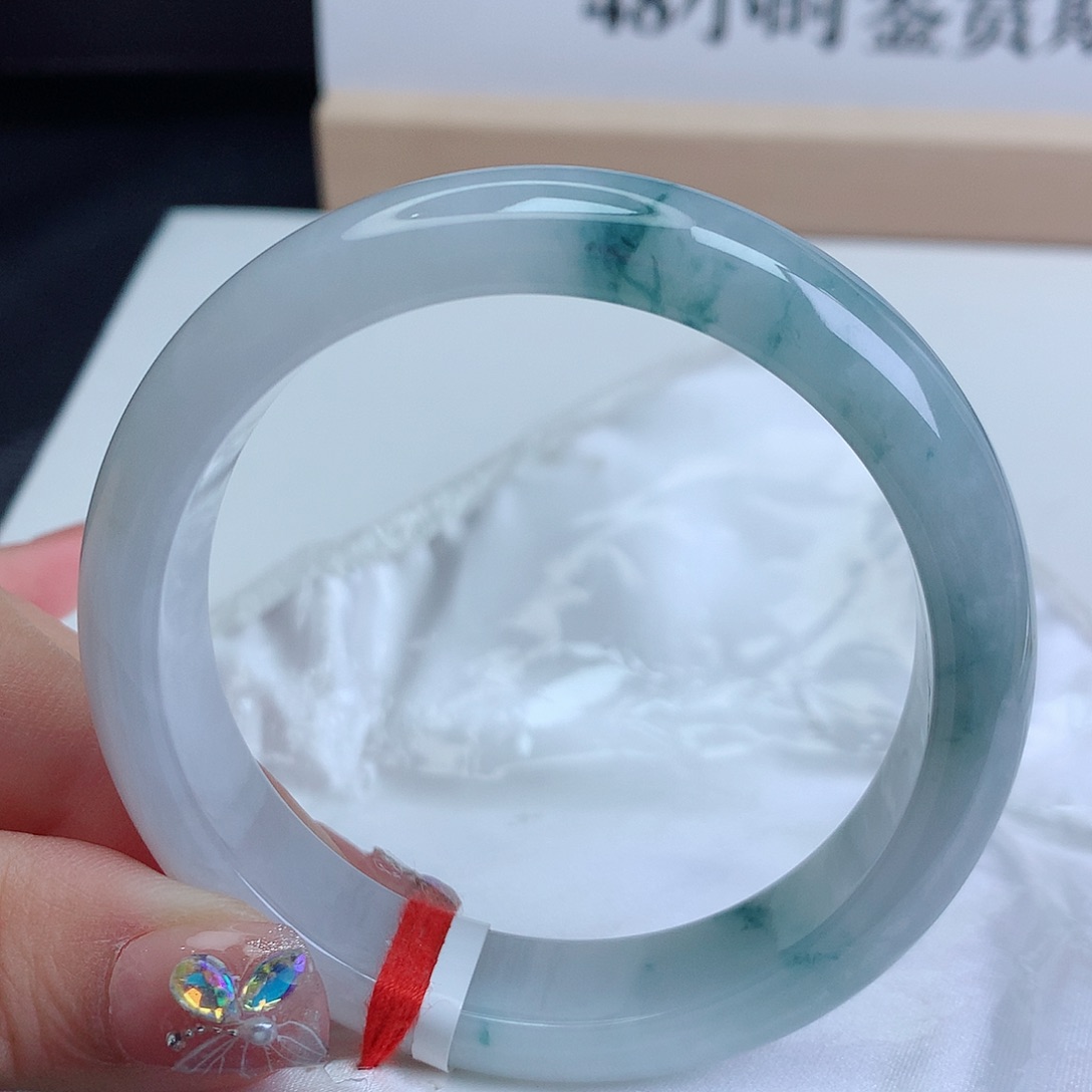 翡翠手镯未镶嵌56圈口