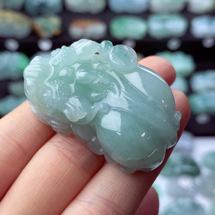 翡翠颈饰未镶嵌天然