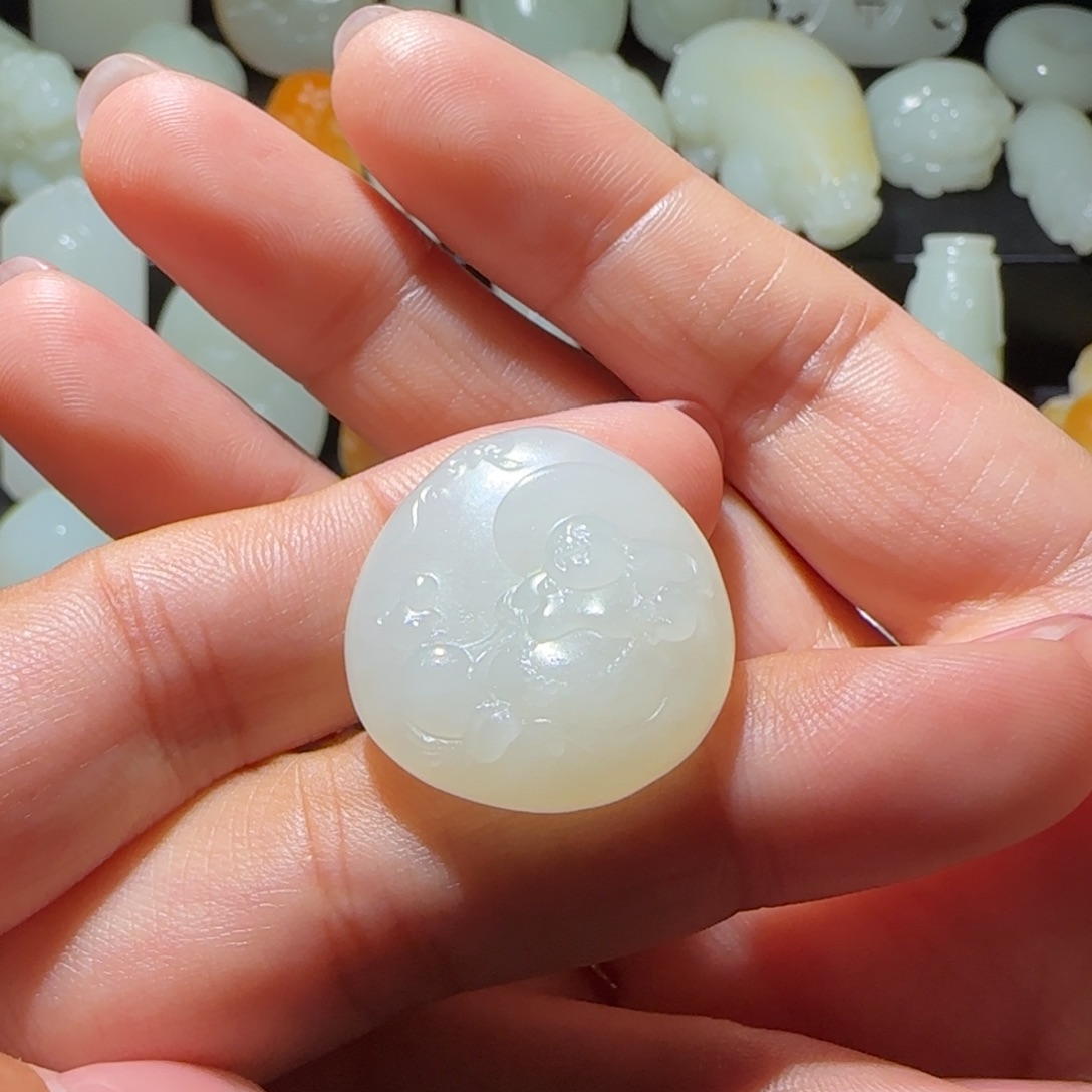 和田玉未镶嵌颈饰