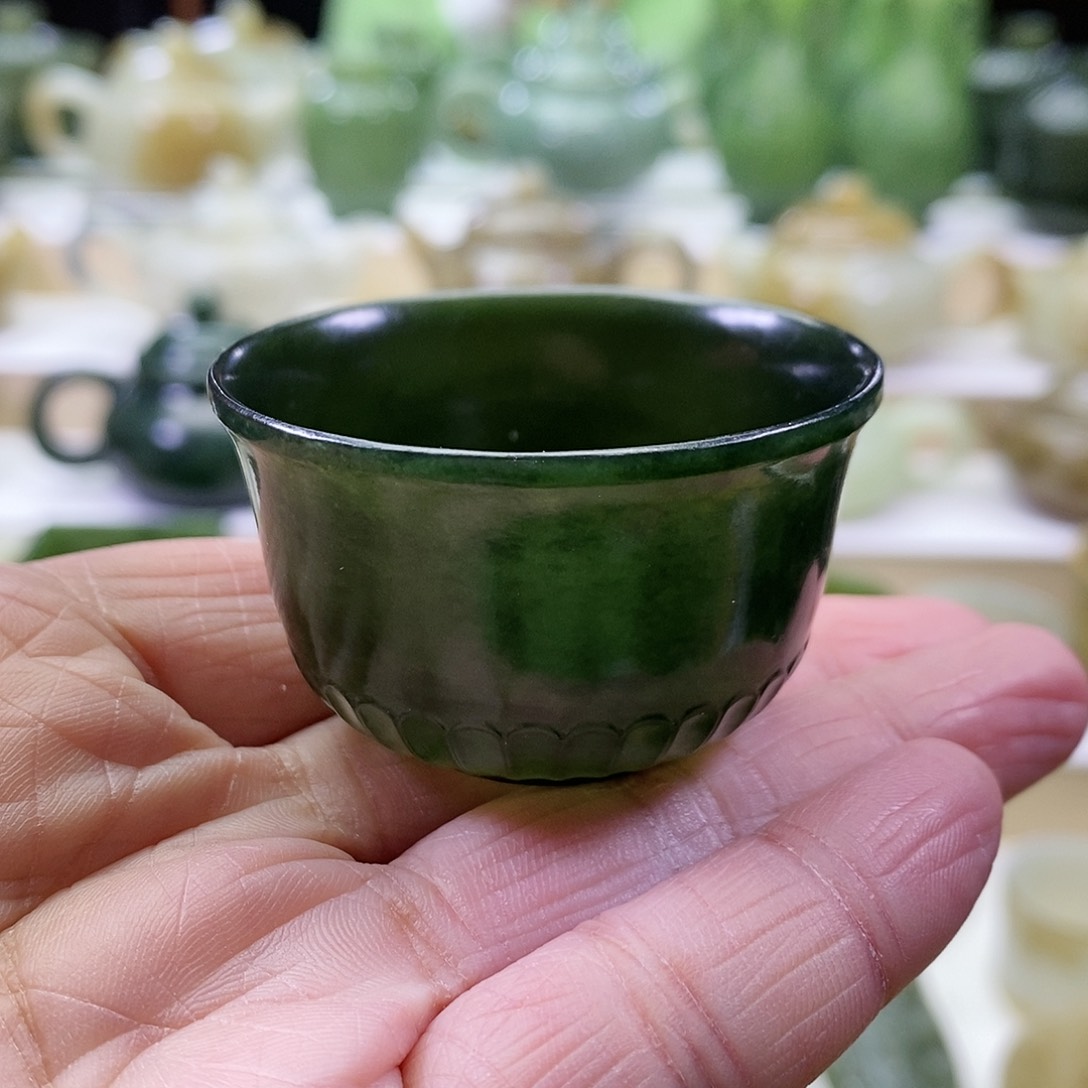 和田玉茶杯未镶嵌