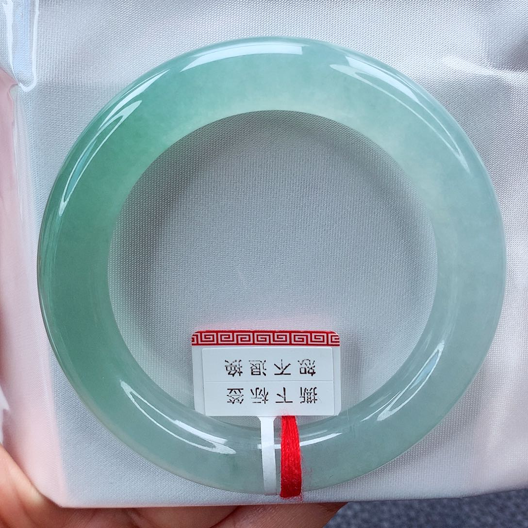 翡翠手镯未镶嵌53 半山水