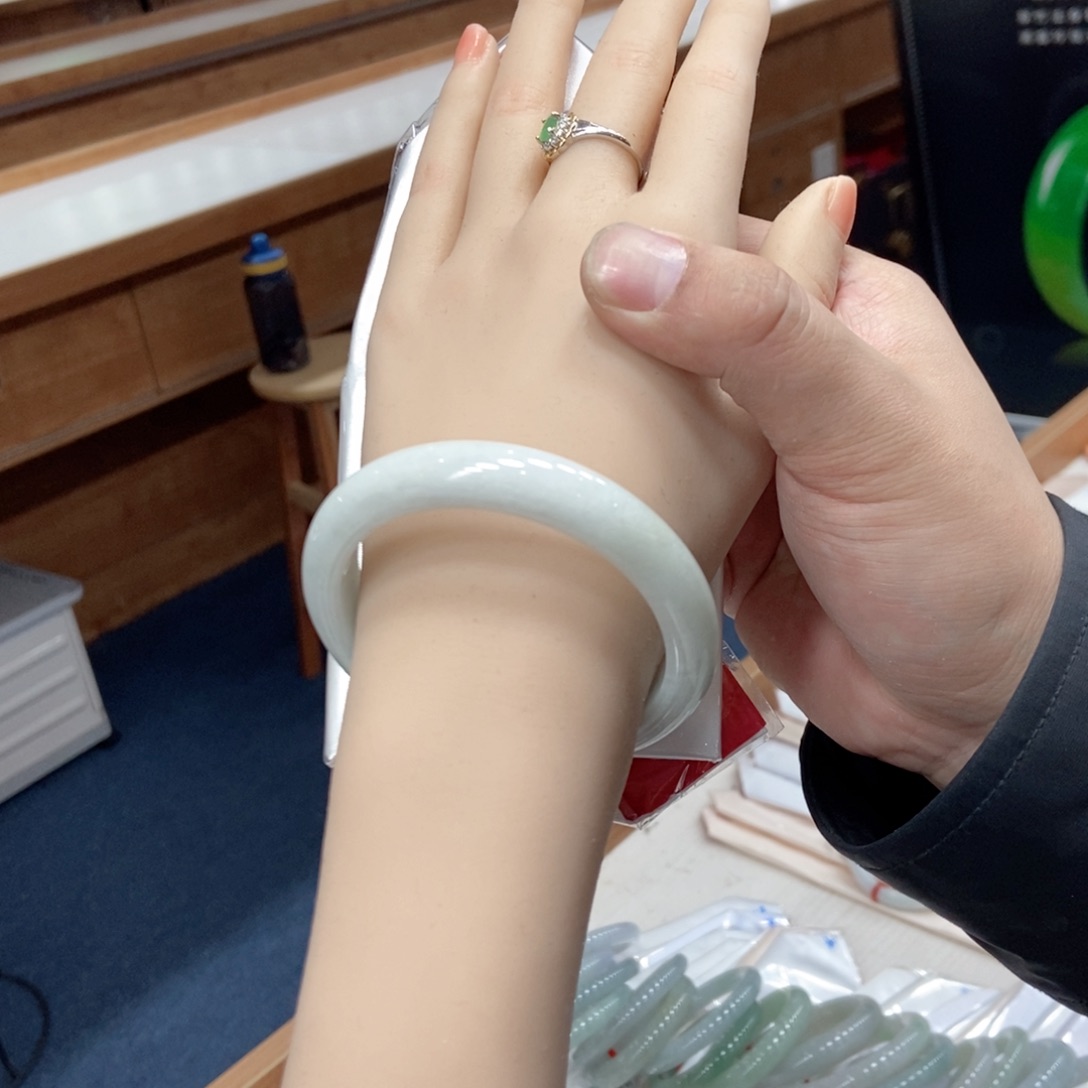 【闪购商品】翡翠手镯未镶嵌买断