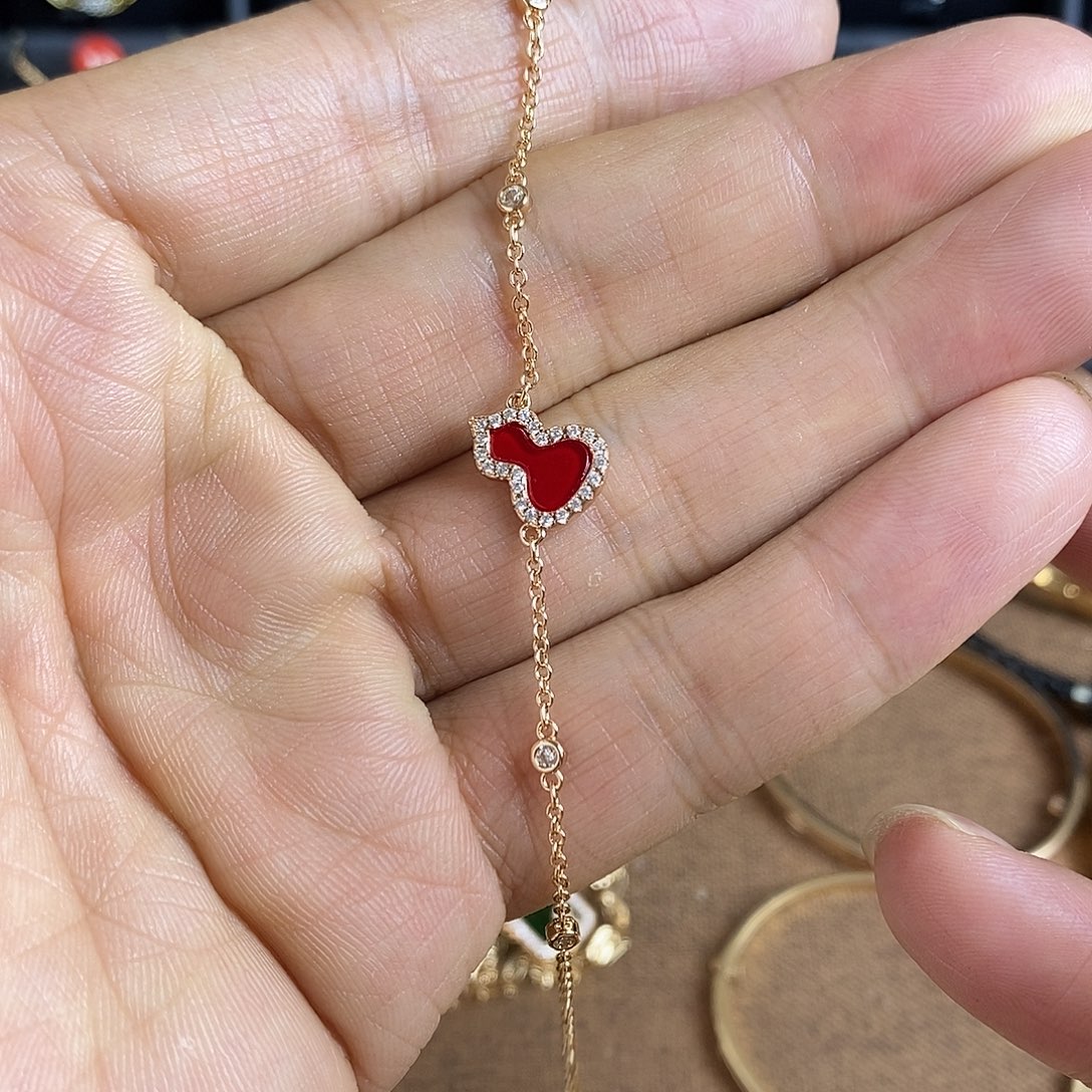 瓷片hggffgjkkkkjhgffvvjjjhgggv