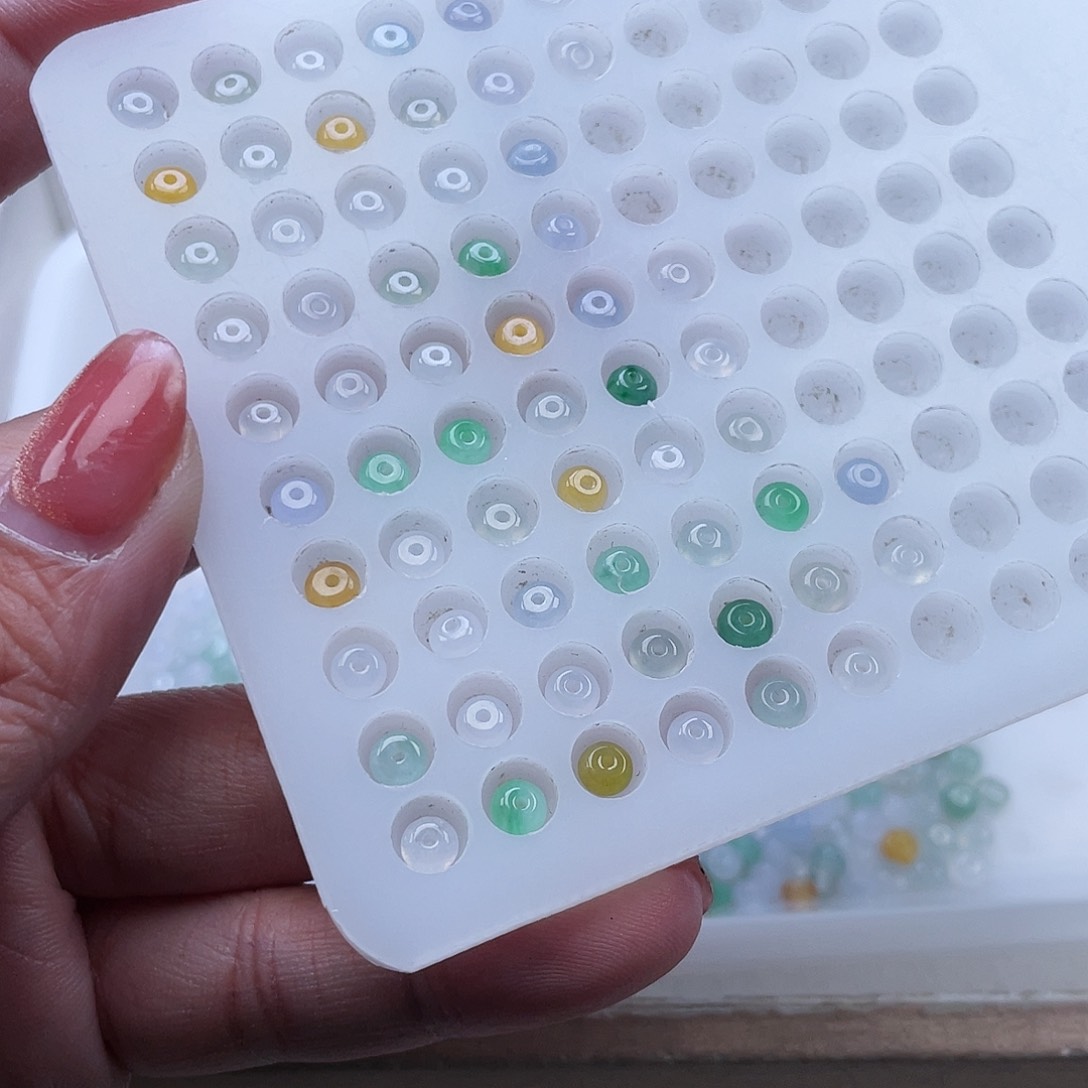 翡翠手链未镶嵌?*翡翠